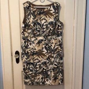 EUC!!! Sleeveless Mod Length Dress